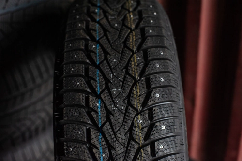 фото протектора и шины WINTERNOVA STUD III Шина ZMAX WINTERNOVA STUD III 225/65 R17 106T